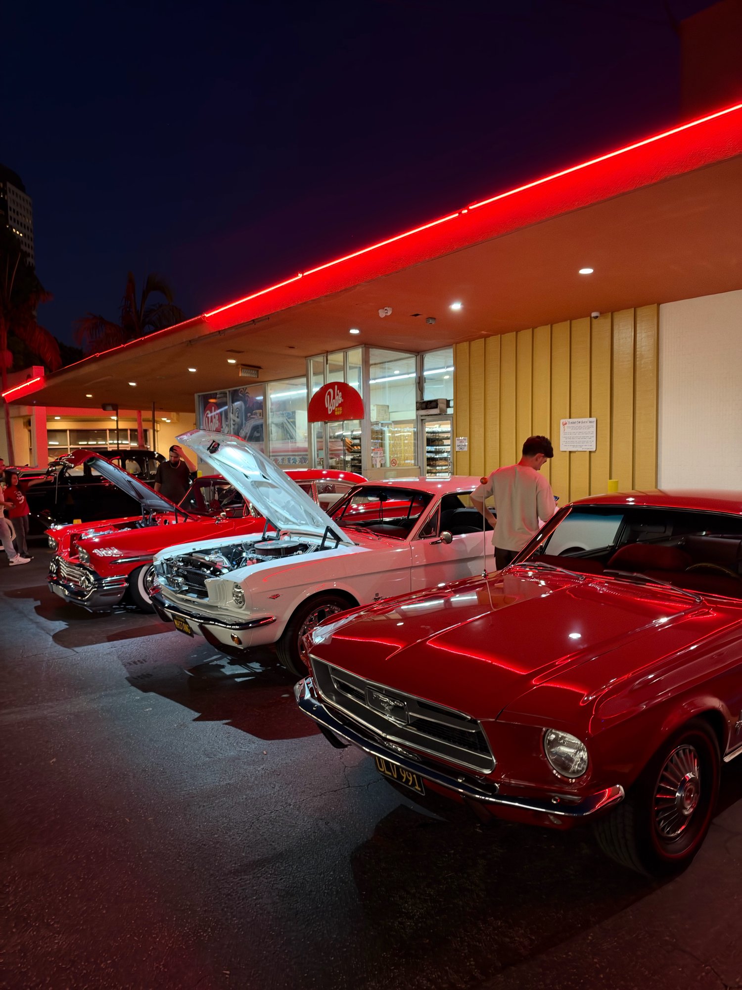 Featured image for “Bob’s Big Boy Burbank: Friday Car Night, Tonight”